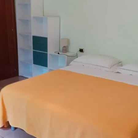 Confortevole Stanza Matrimoniale Immersa Nel Verde Casa de hóspedes *