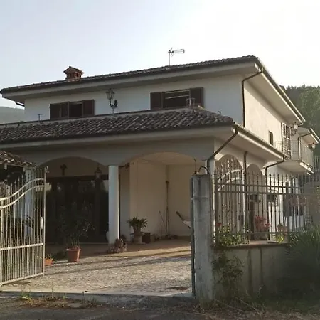Confortevole Stanza Matrimoniale Immersa Nel Verde *